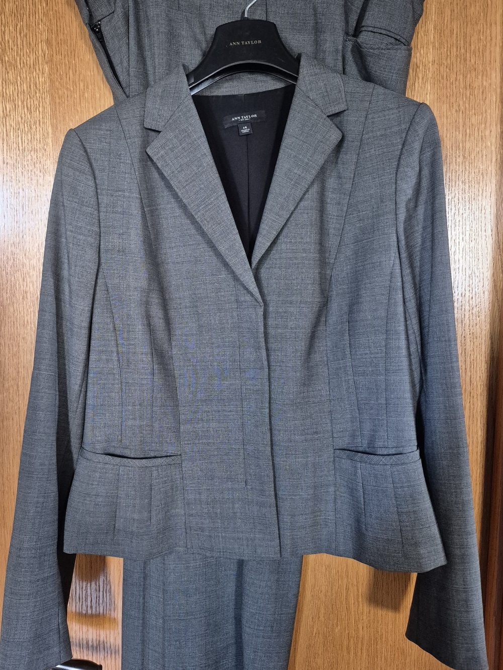 Ann Taylor Gray Subtle Plaid Tailored Women's Jacket & Pant Suit
